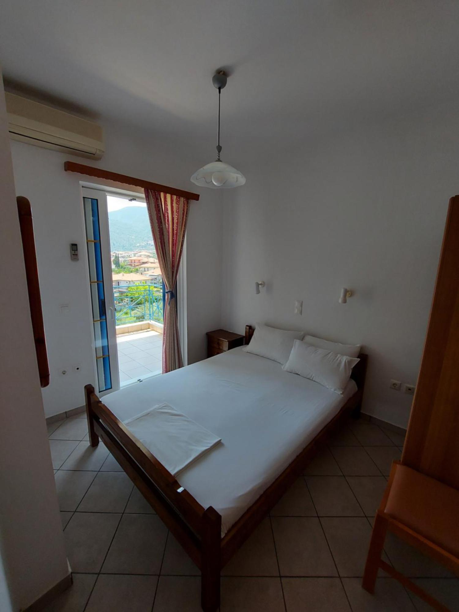 Matina Studios - Tyros Habitación foto